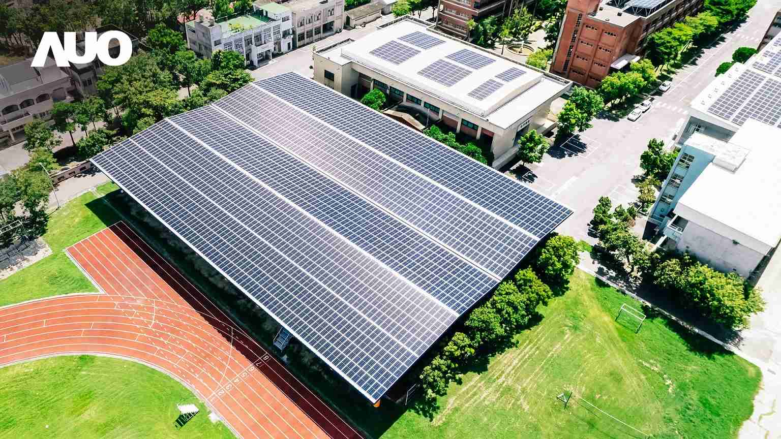 壹号平台SunSteel光电整合型浪板具备快速安装、、轻量化优势,,,可提升15%发电效能,,,通过国际IEC与台湾VPC认证安全、、、防漏、、、耐候标准